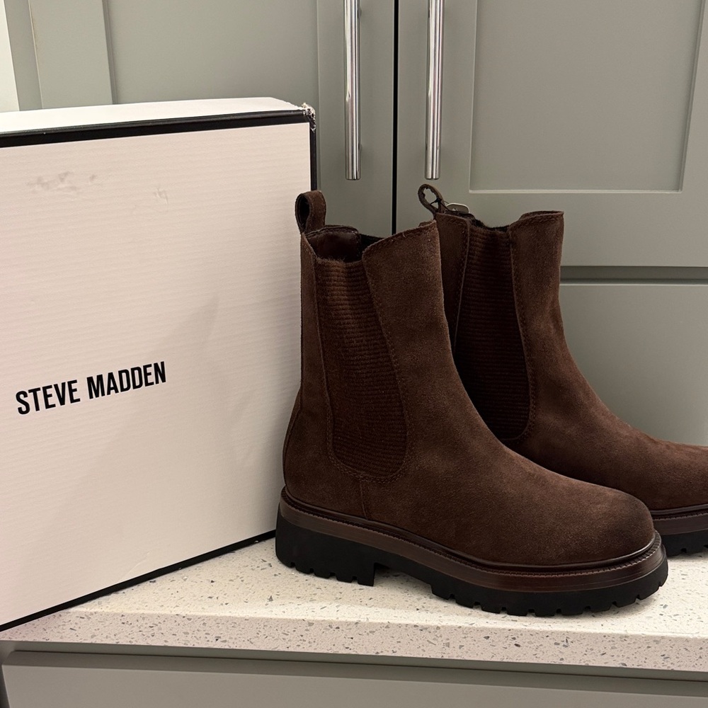 Steve Madden Blitzen Brown Suede boots